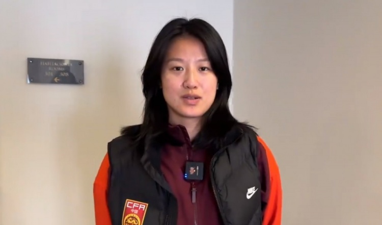  汪琳琳：范迪克是我的偶像和目標(biāo)，希望變成他那樣全面的中后衛(wèi)