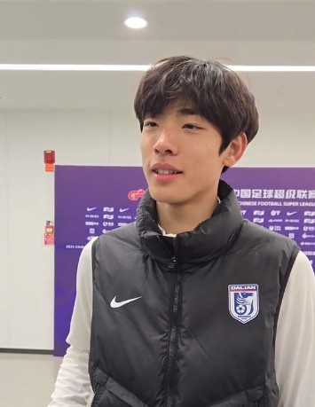  國青歸來上演中超首秀，朱鵬宇：感覺很好，場上大哥們很支持我