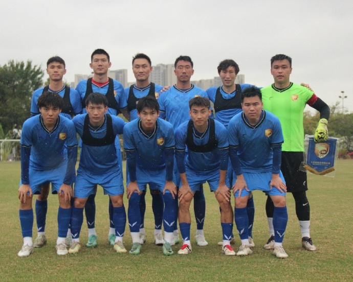  穆謝奎連入兩球?qū)⒈确帜孓D(zhuǎn)，大連鯤城2-1戰(zhàn)勝山西崇德榮海