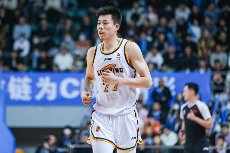  復(fù)出還要找狀態(tài)！張鎮(zhèn)麟半場6中1僅拿2分1板4助1斷