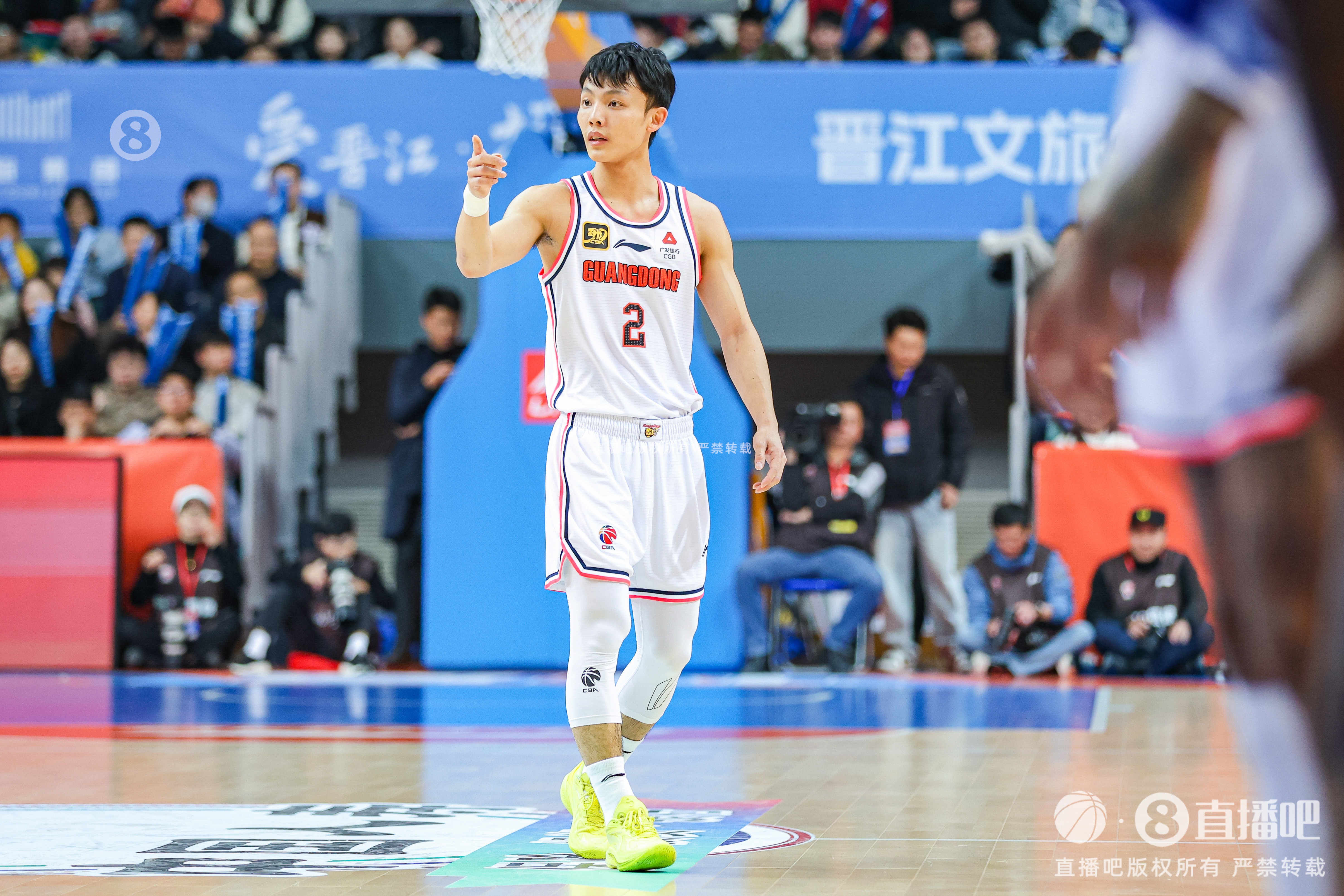  徐杰：身高不是打籃球的唯一標(biāo)準(zhǔn) 努力、勤奮、自律也是天賦