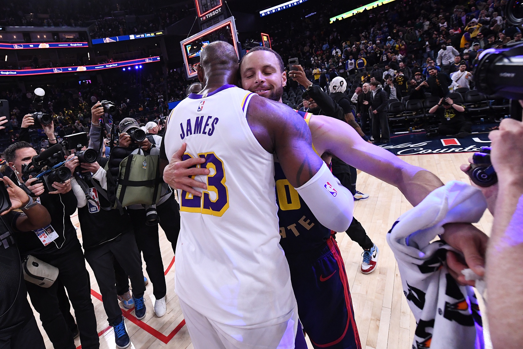  見證傳奇！詹姆斯庫里年滿36歲且同場均砍下35+ NBA歷史首對！