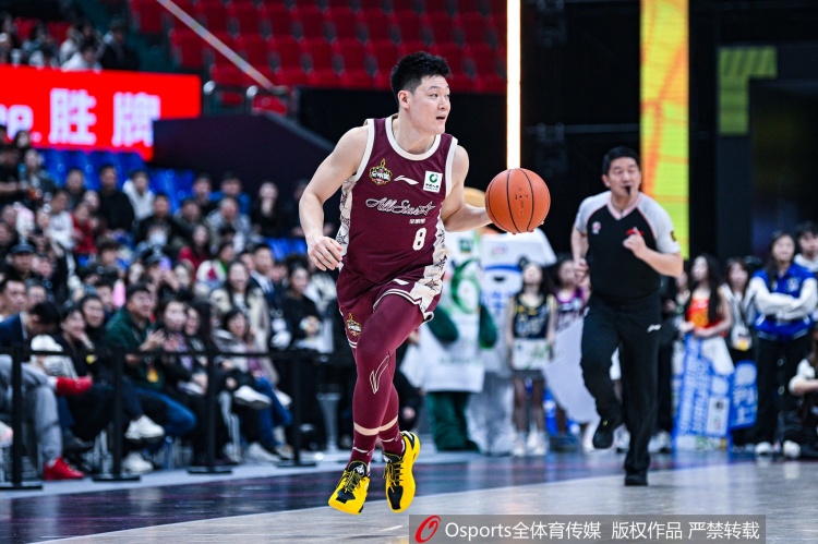  張寧：最后我就不想傳了 兄弟們一起歡呼擁抱拍頭的感覺(jué)真好！